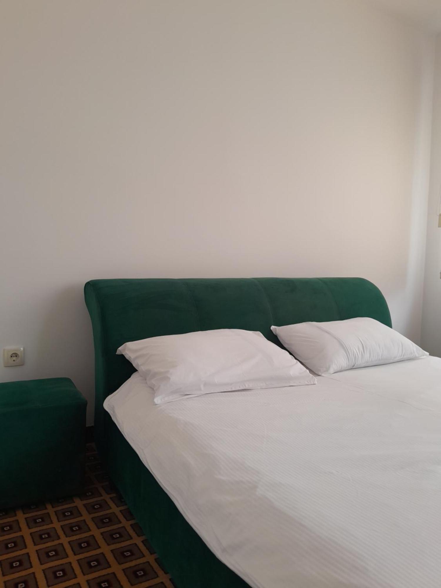 Hotel Victoria Lukavica Ngoại thất bức ảnh