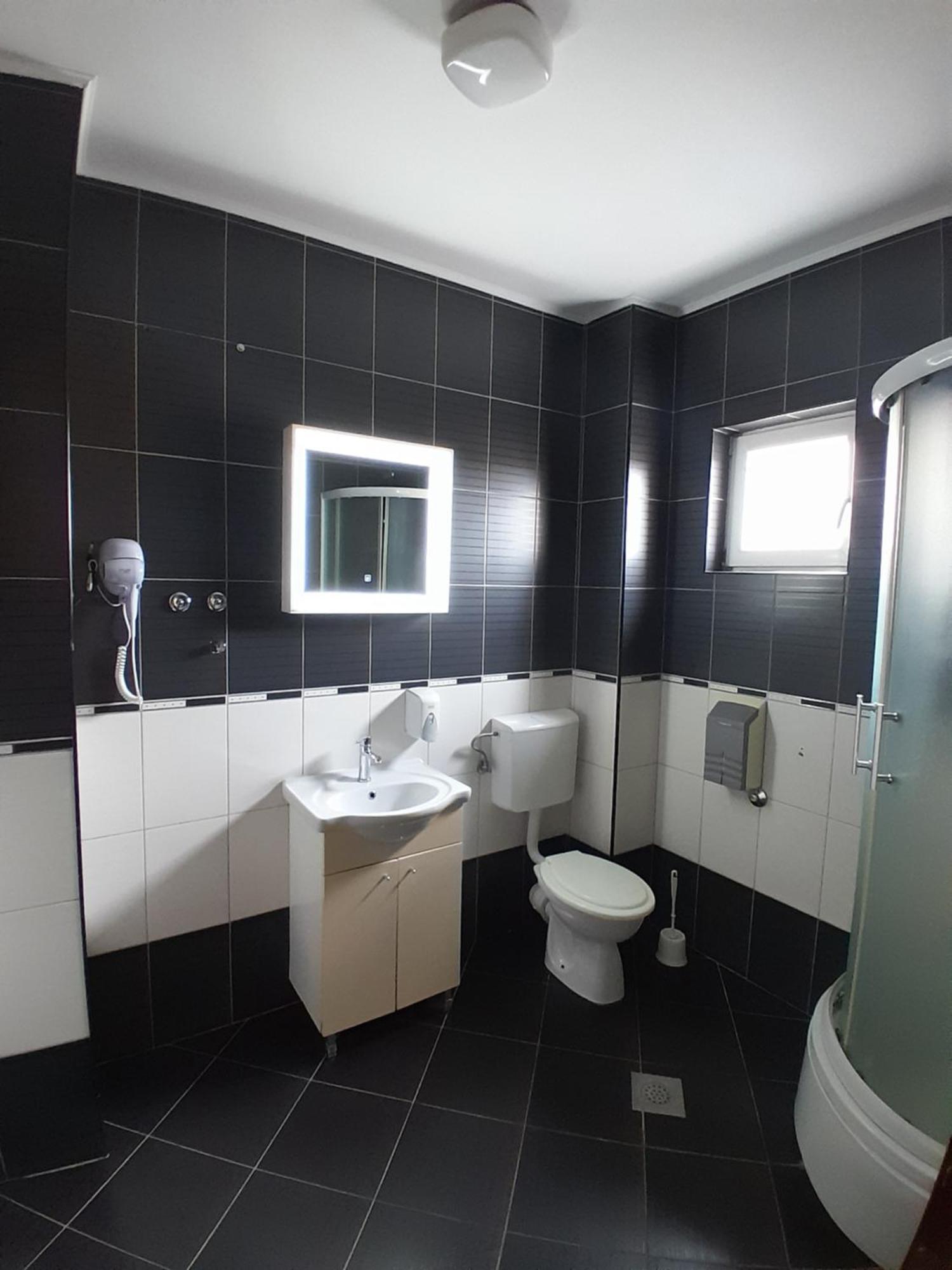 Hotel Victoria Lukavica Ngoại thất bức ảnh
