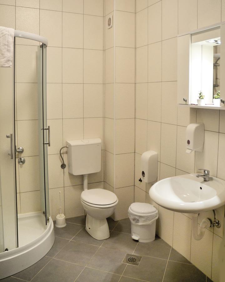 Hotel Victoria Lukavica Ngoại thất bức ảnh