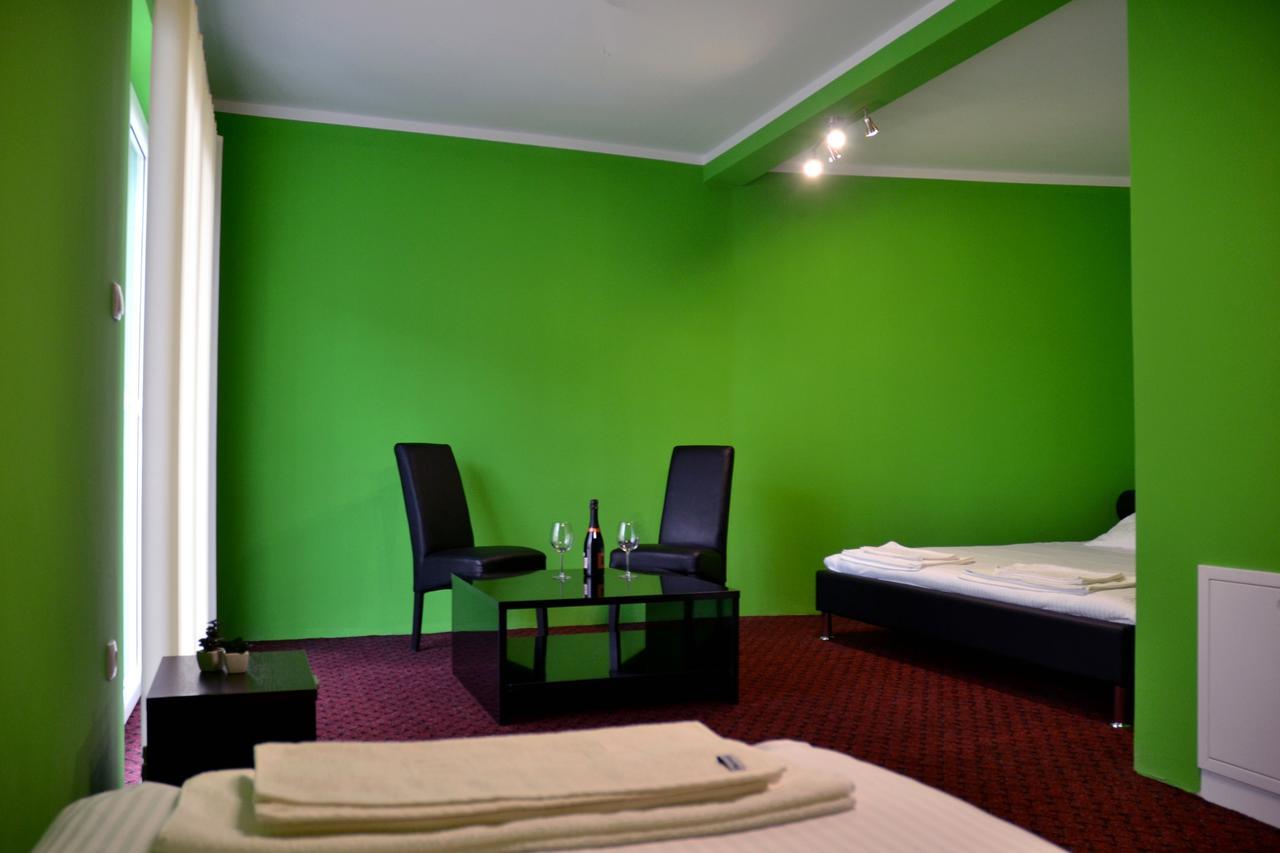 Hotel Victoria Lukavica Ngoại thất bức ảnh