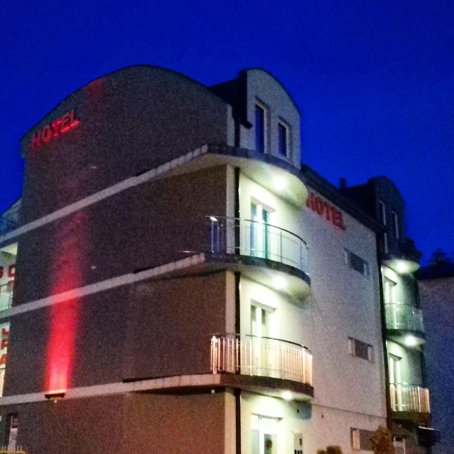 Hotel Victoria Lukavica Ngoại thất bức ảnh