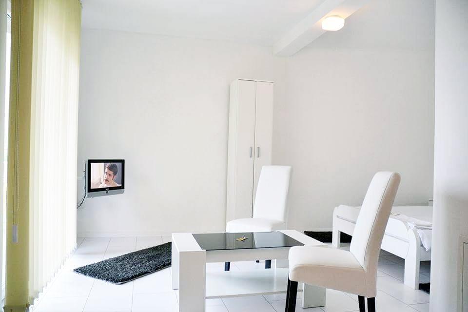 Hotel Victoria Lukavica Ngoại thất bức ảnh